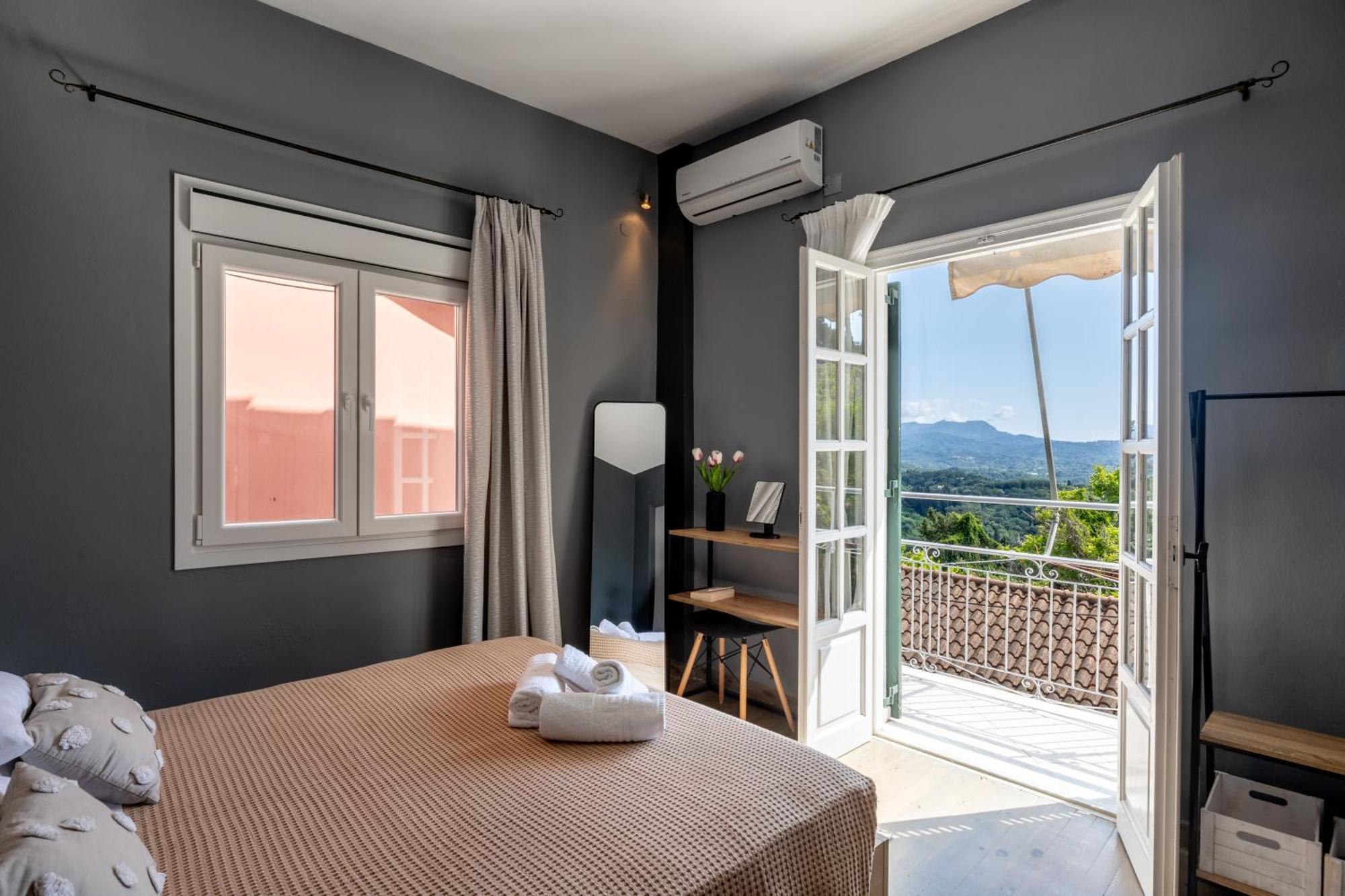Cozy 2 Bedrooms On The Hill W/netflix Apartment Karousades (Esperies)